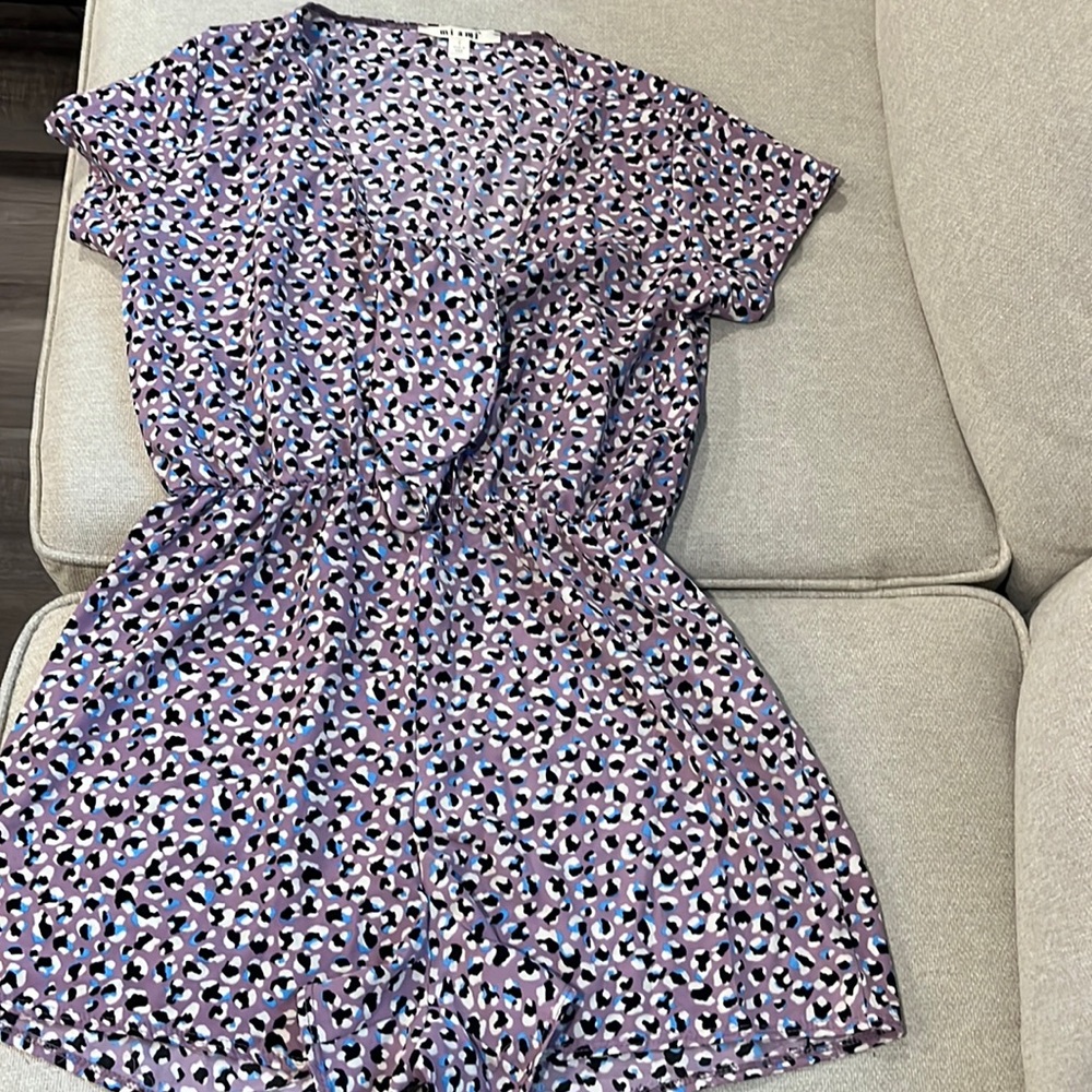 Cute romper NWOT